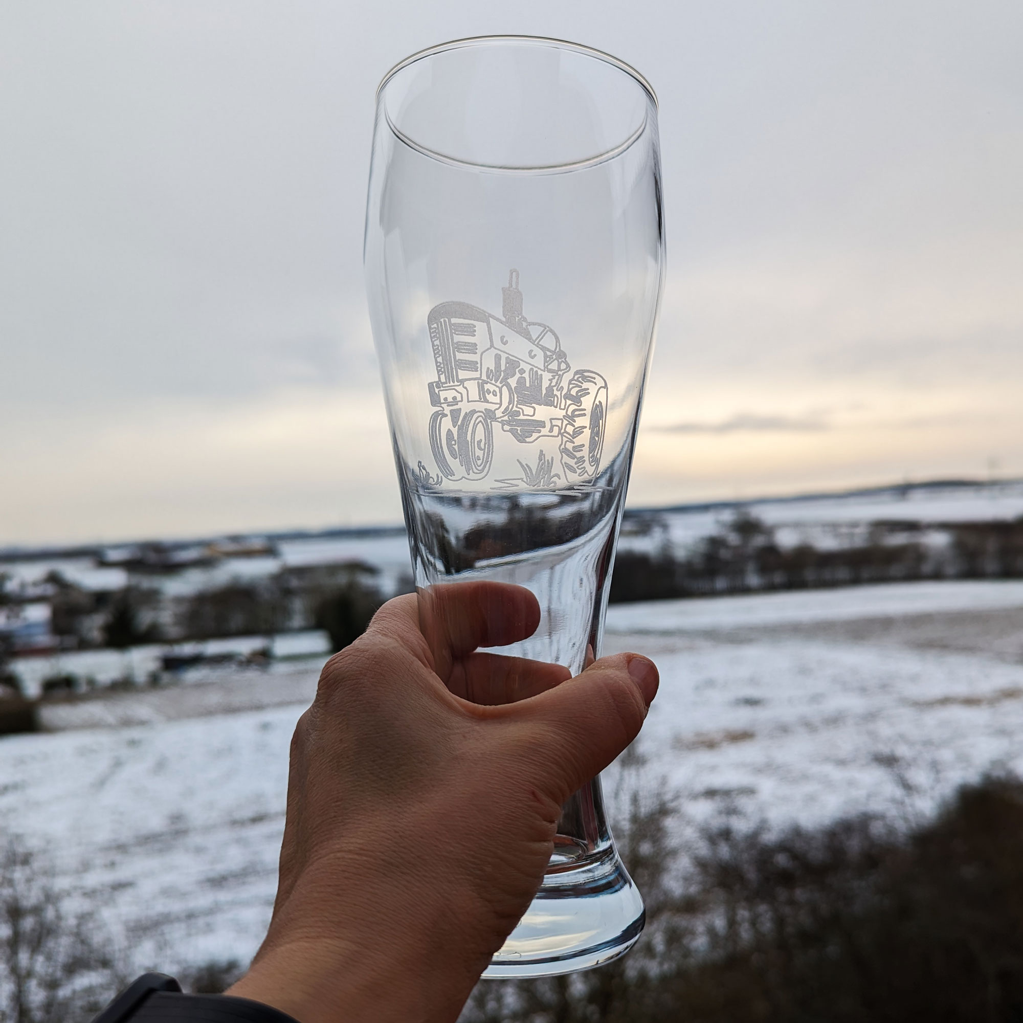 Weizenbierglas mit Traktor historisch _I