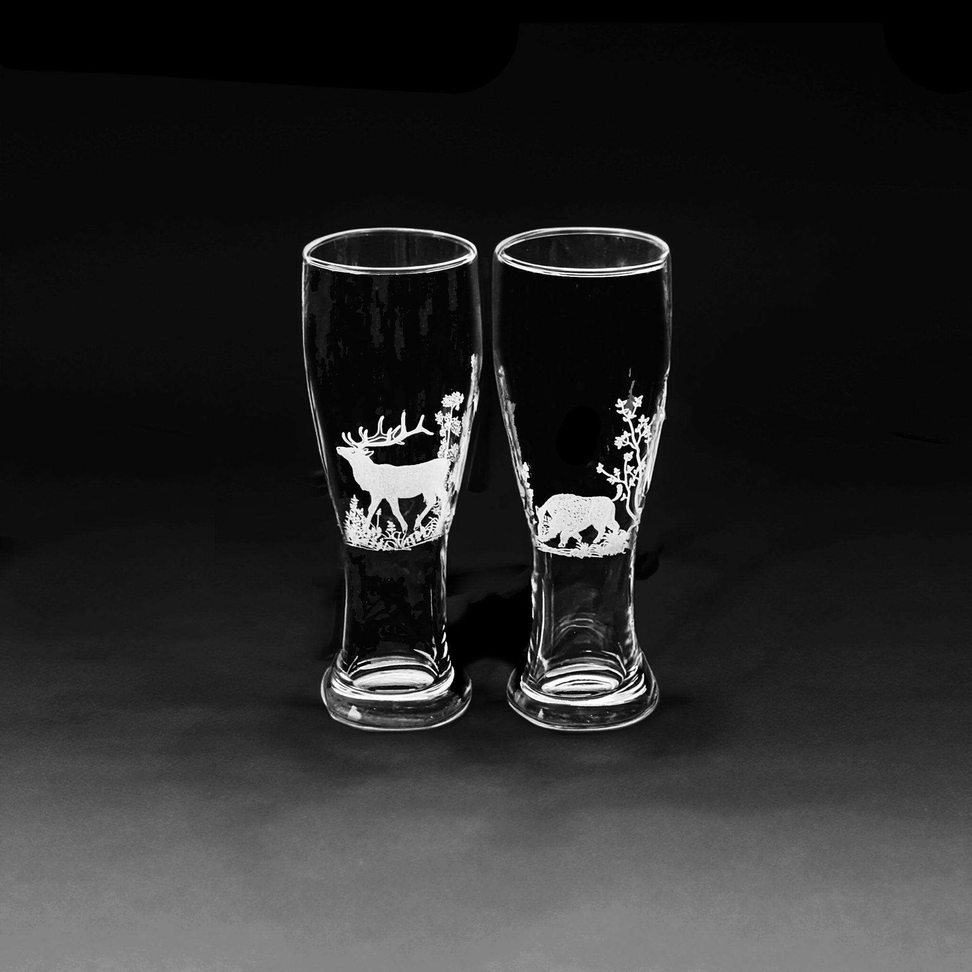 2x Weizenbierglas mit Gravur: 1x Hirsch und 1x Wildschwein
