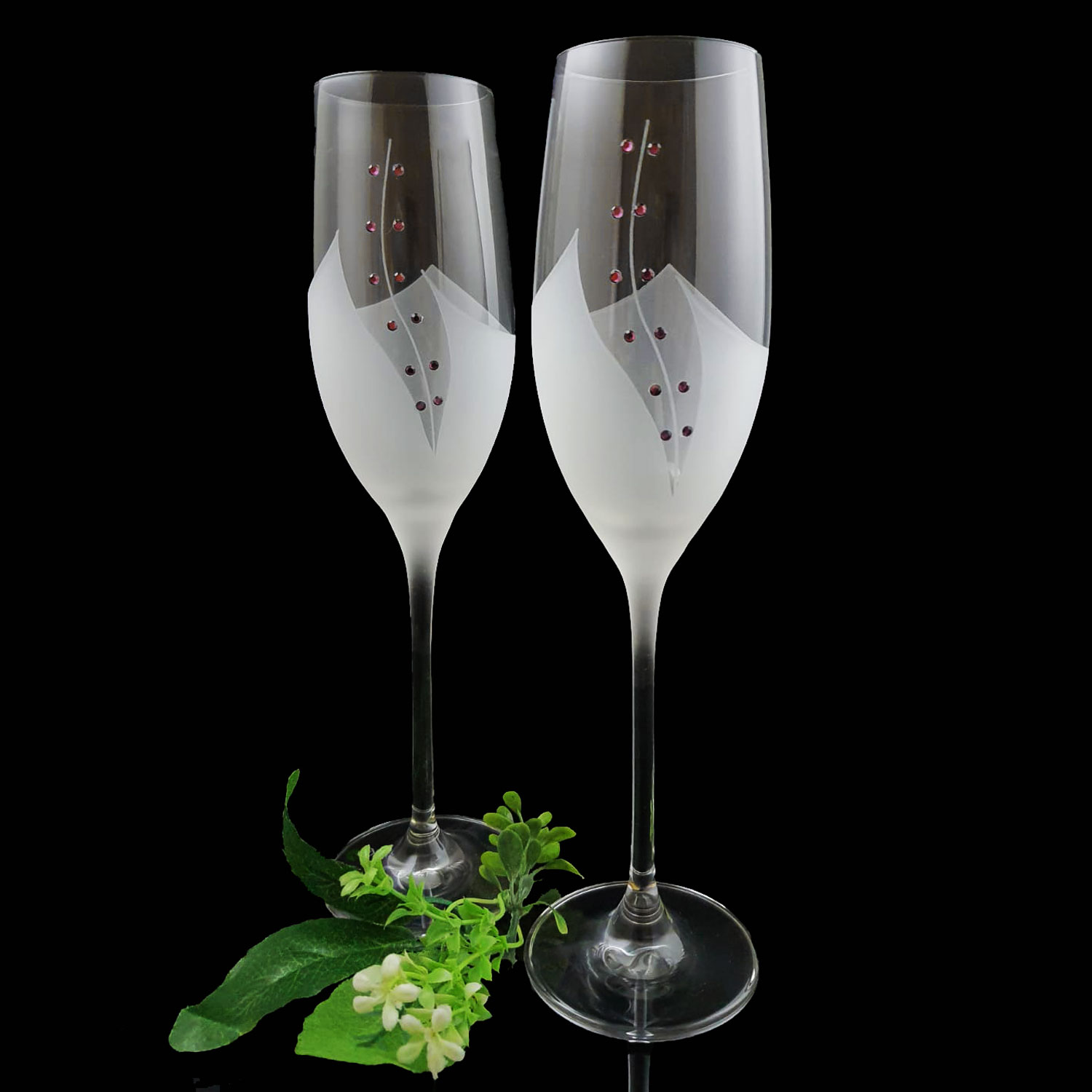 2 Hochzeitsgläser Weiß mit roten Steinen